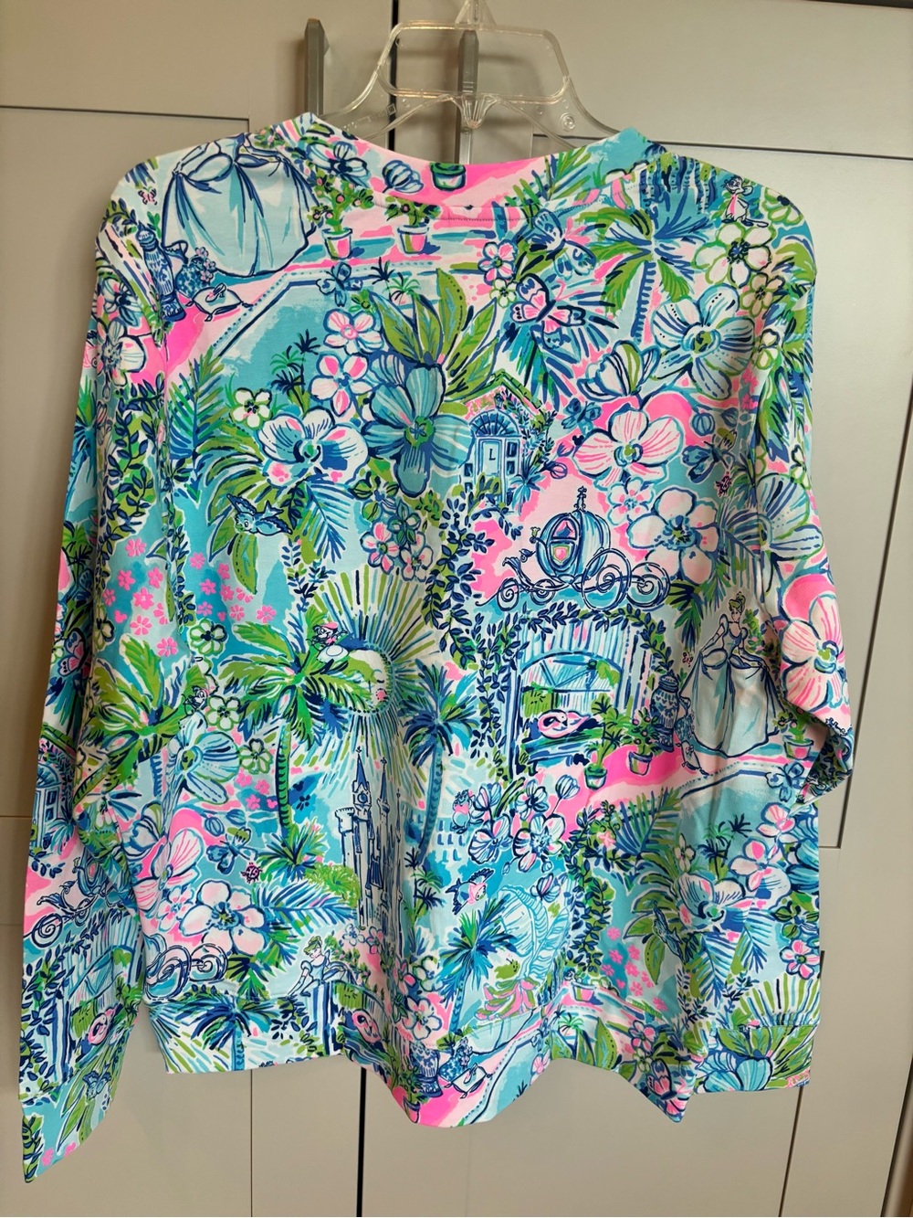 Lilly Pulitzer Lilly Loves Cinderella Ballad Sweatshirt NEW - Picture 3 of 4